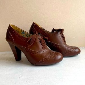 American Eagle Outfitters Oxford High Heels